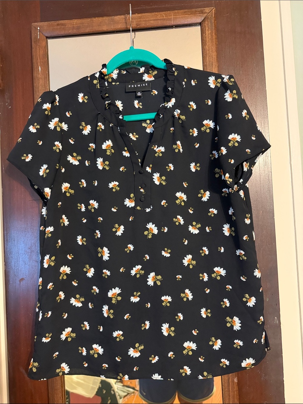 Premise Black Daisy-Print Short Sleeve Ruffle Neck Blouse
